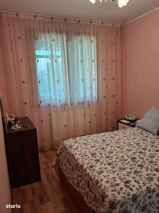 Apartament 3 camere, cărămidă, etaj 2, Dorohoi