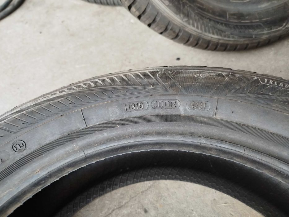 Goodyear Vector 4s