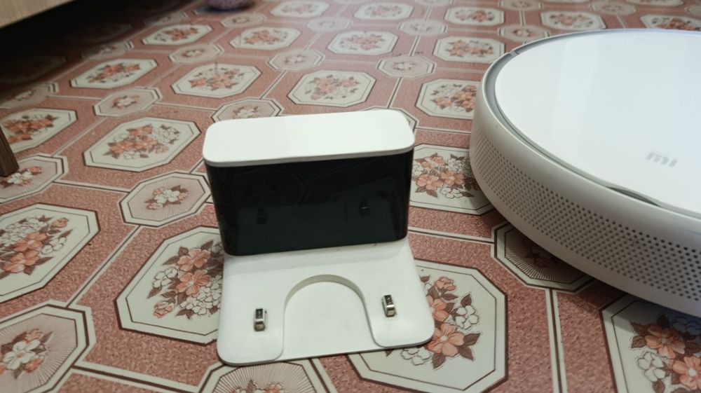 Робот пылесос рабочем состоянии