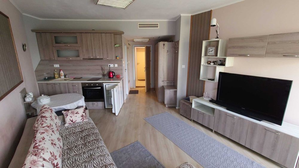 Дава се под наем Едностаен апартамент в Варна, Бриз - 35 кв.м за 280.5 € - Снимка #2