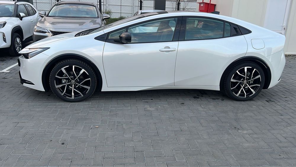 TOYOTA Prius 2025 — imagine 4