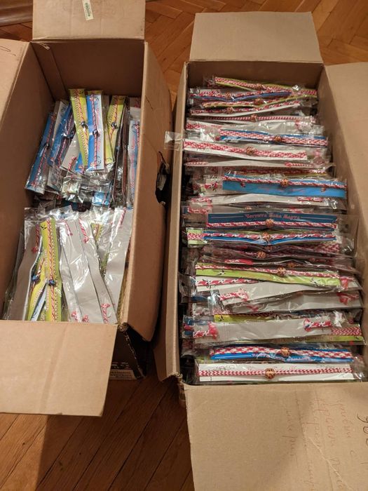 1280  мартеници на едро - гривни