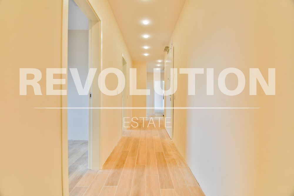 Дава се под наем Четиристаен апартамент в София, Изток - 100 кв.м за 1500 € - Снимка #9