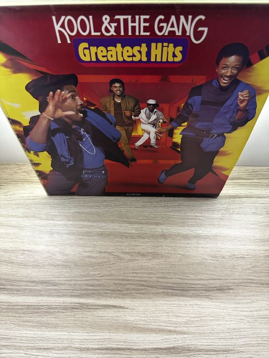 Продам виниловый проигрыватель Lenco LS-43