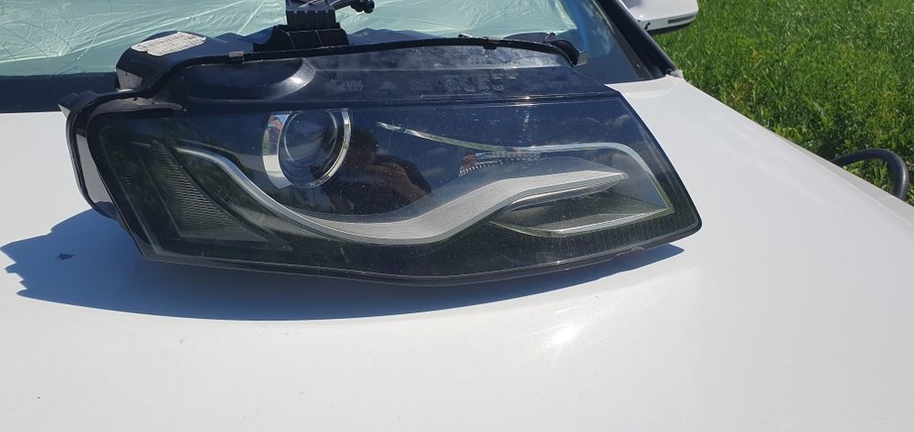 Far Audi a4 b8 Dreapta bi-xenon led Complet