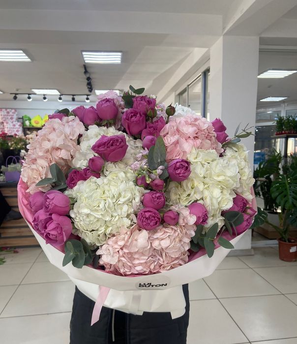 Цветы свежие  продам срочно