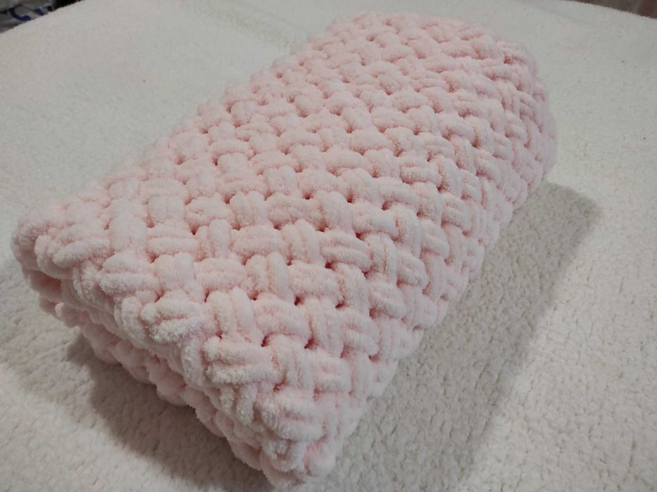 Бебешко одеяло-меко, пухкаво, ръчно плетено