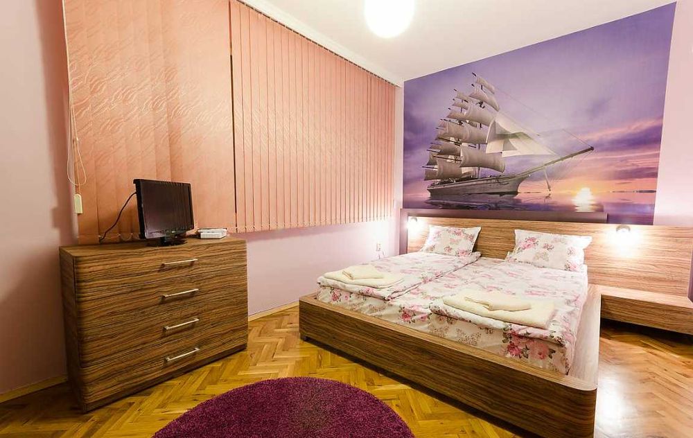 Дава се под наем Двустаен апартамент в Бургас, Център - 70 кв.м за 255 € - Снимка #4