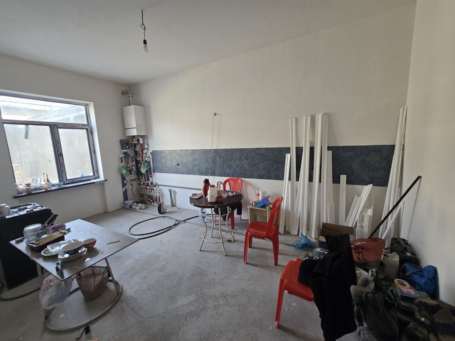 Xasanboyda 3 sotu 5 xonali hovli uyimiza sotiladi