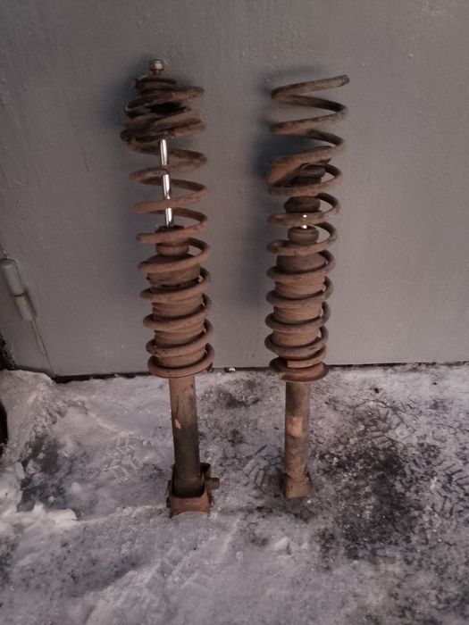 Задние стойки Ауди 80 б3