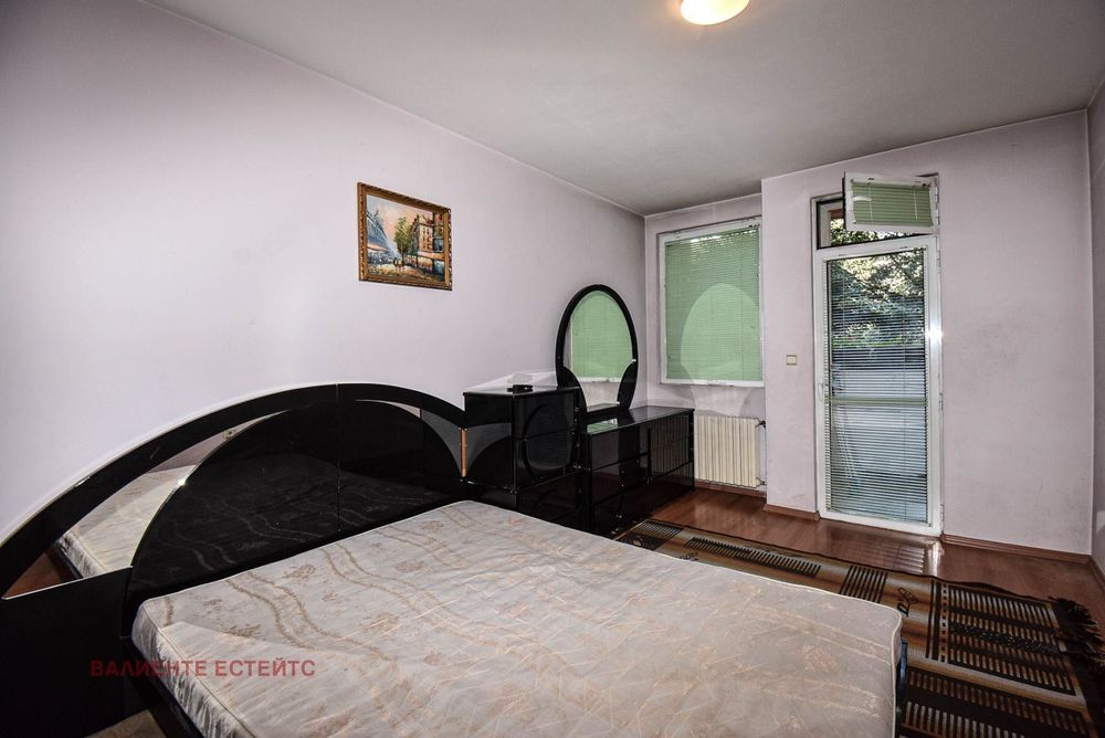 Дава се под наем Тристаен апартамент в София, Стрелбище - 96 кв.м за 597.21 € - Снимка #2