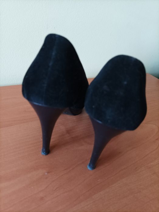 Продавам обувки номер 40