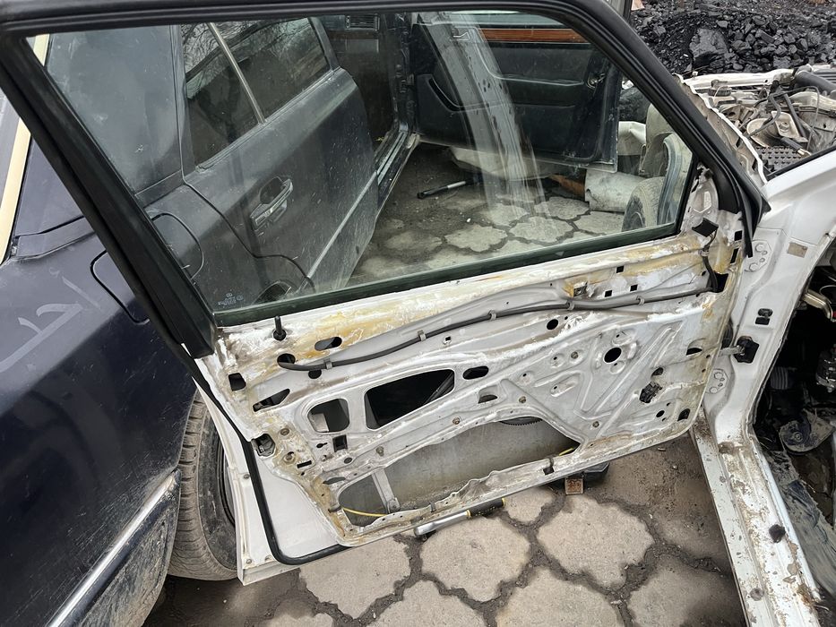 Продаются двери на 124 уневерсал