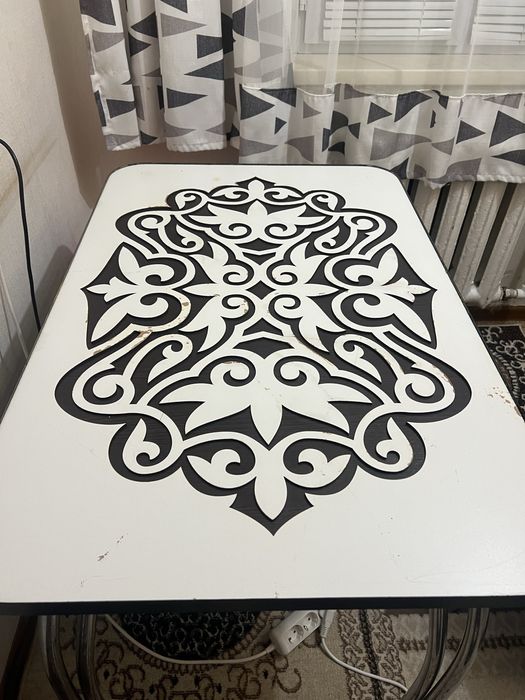 Кухонный стол продажа