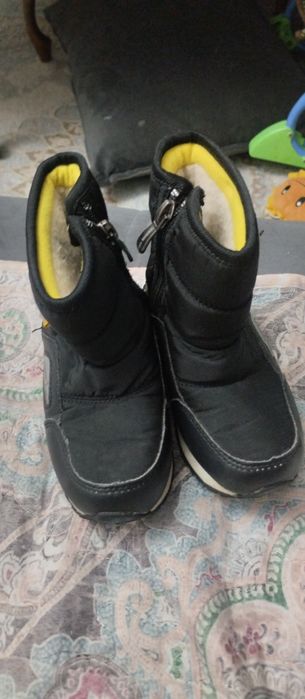 Осение ботинки целые