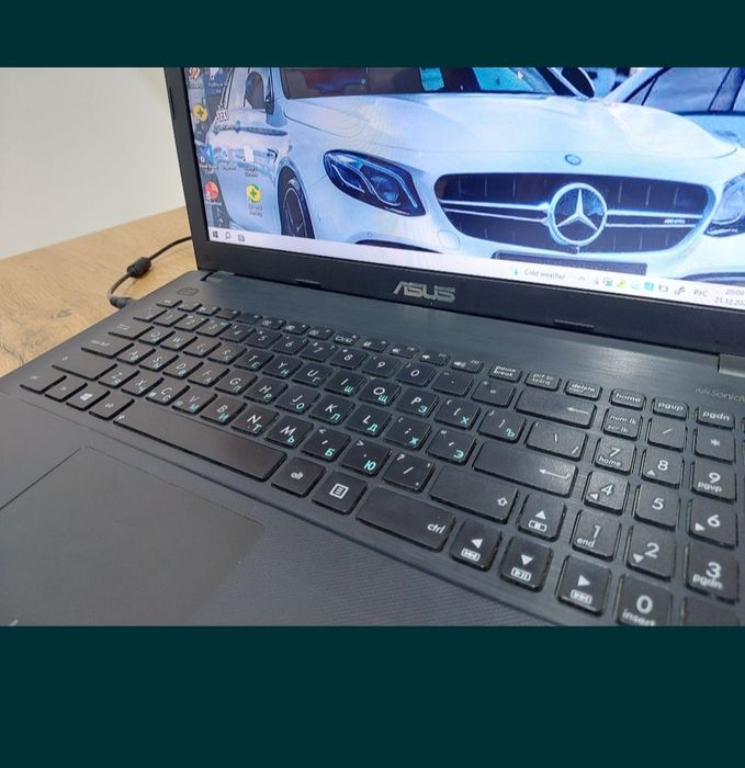 Noutbok Asus sotiladi