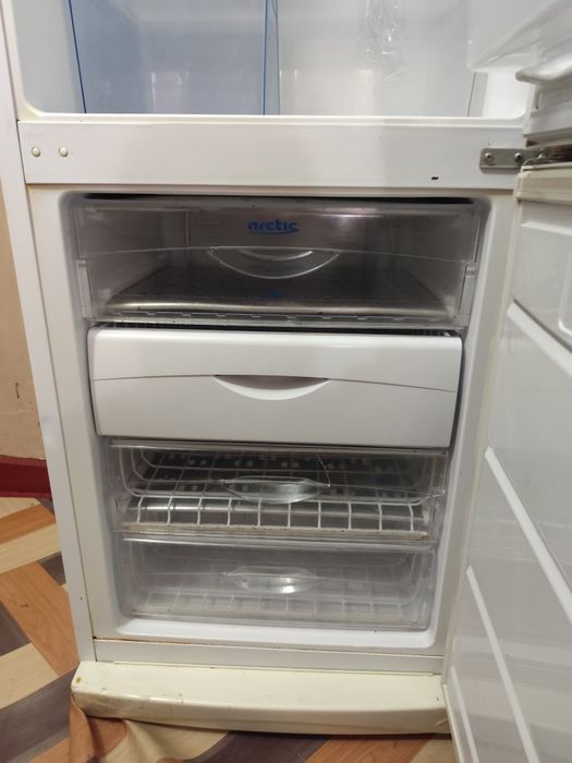 Vând combină frigorifică