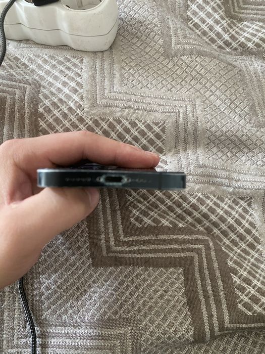 Продается 14-й iPhone 512гб