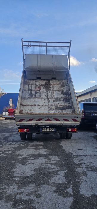 Самосвал рено маскот 2.8 Ивеко мотор