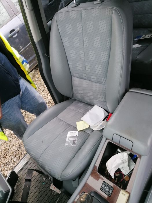 Dezmembrez Mercedes ml270 cdi w163