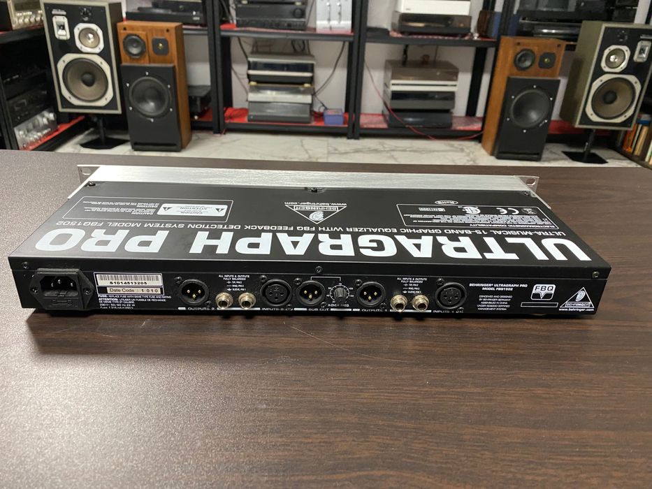 Еквалайзер Behringer