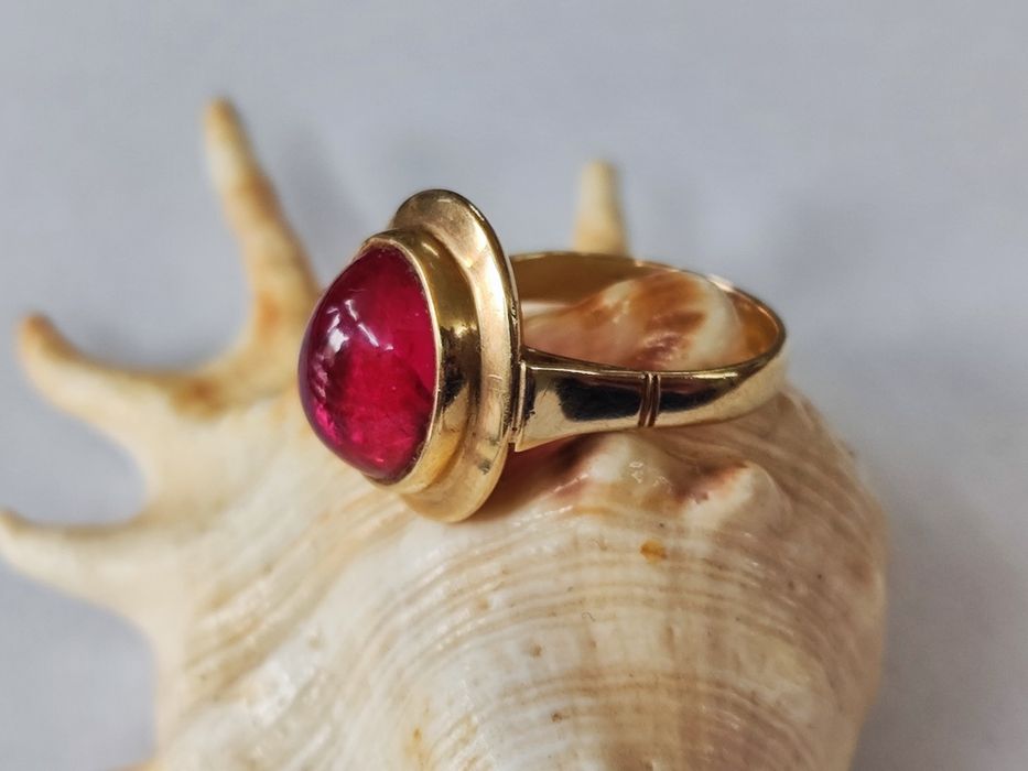 Златен пръстен 14 С 585 с рубин