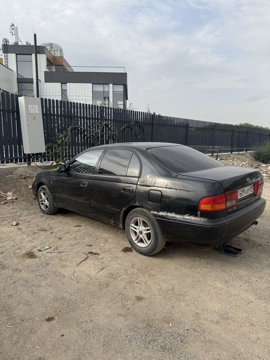 Живая Тайота карина Е 1996