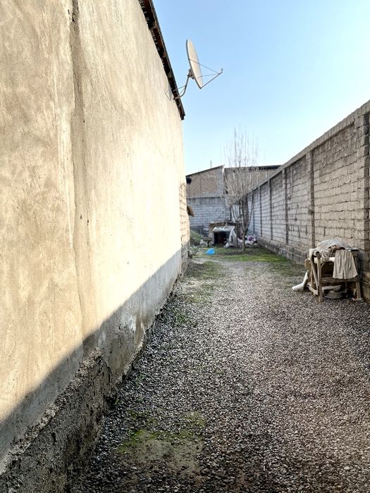 uch qahramon madaniyat 5 sotih  uchastka sotiladi