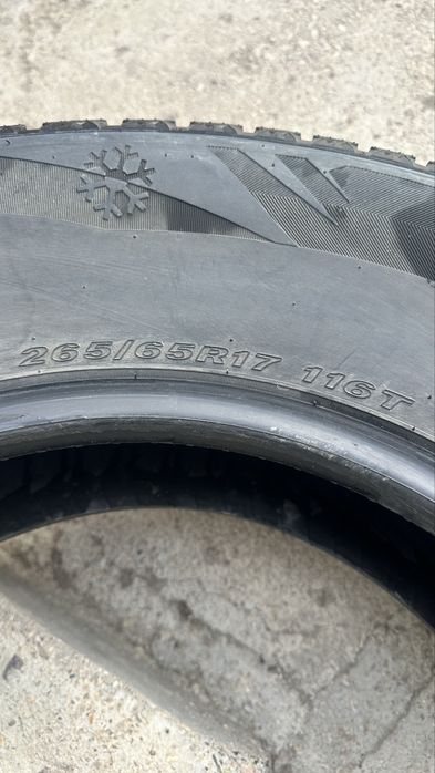 Продам зимние шины R17/65/265
