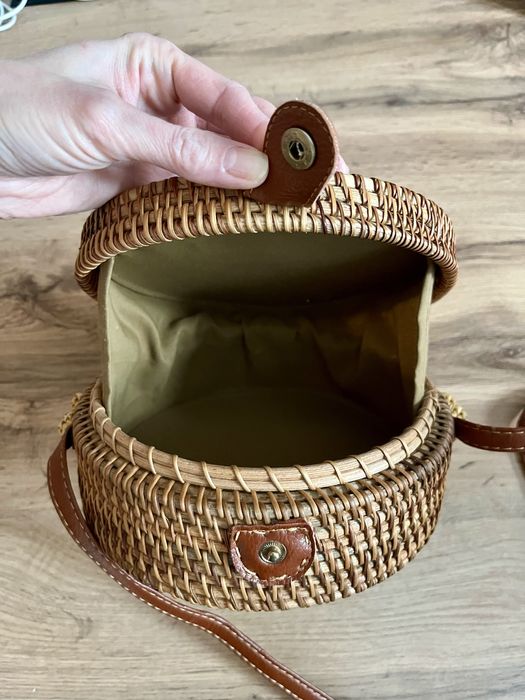 Плетеная сумка из ротанга