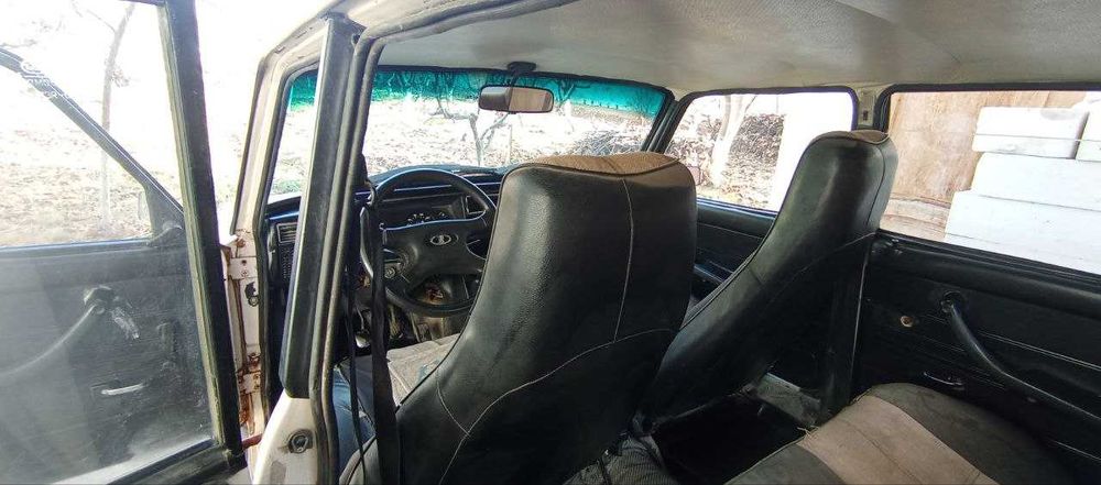 Ваз 2105 сотилади. Тўйтепада