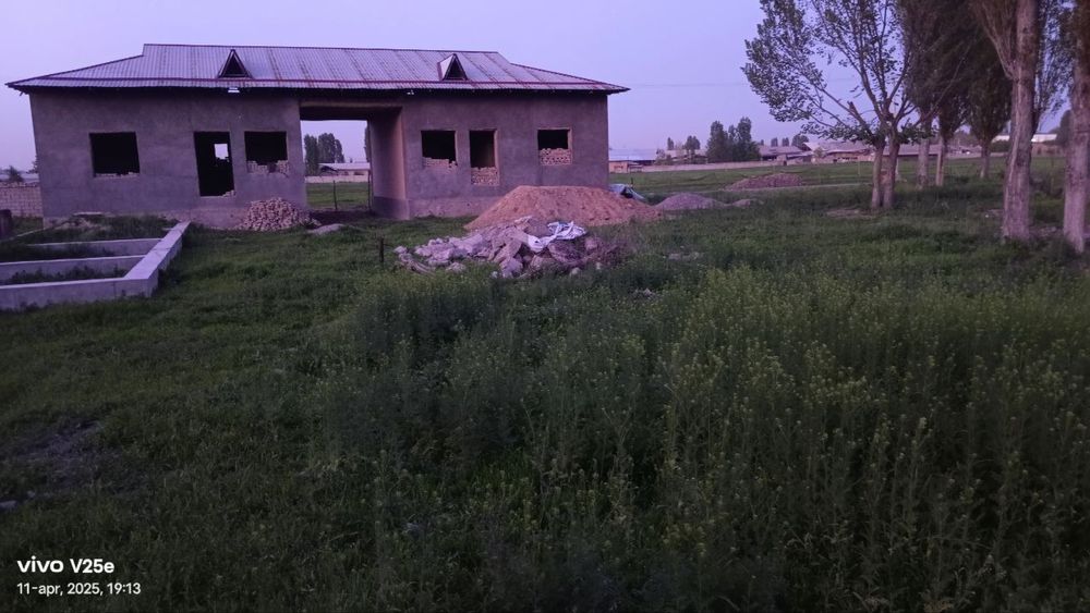 Yer sotiladi Shaxarga yaqin