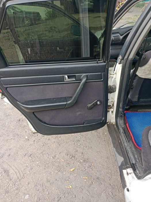 Продам машину срочно Ауди 100 с4