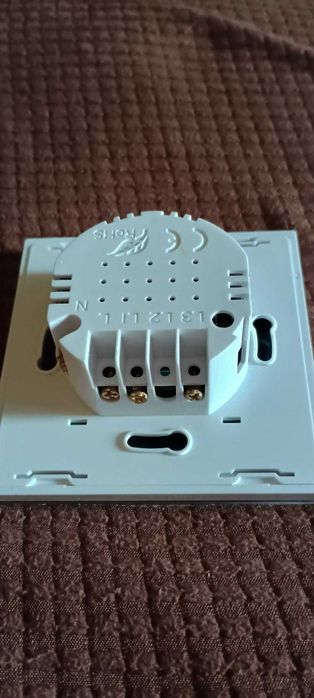 Intrerupator smart cu 2 canale cu comanda touch sau prin Wi-Fi prin aplicatia  Tuya sau Smart Life  Alb/Negru