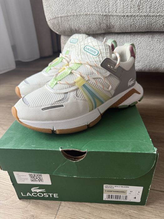 Продам кроссовки Lacoste