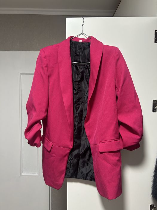 Продаю пиджаки классические