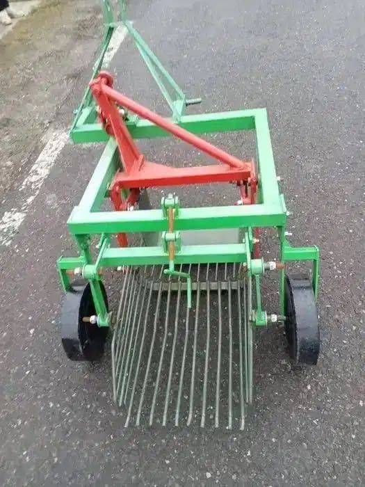 Masina de recoltat cartofi pentru tractor