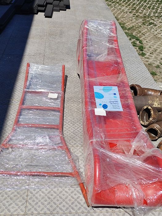 Чисто нова, голяма метална пързалка ROTO