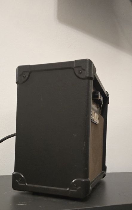 Yamaha GA-10 уселитель