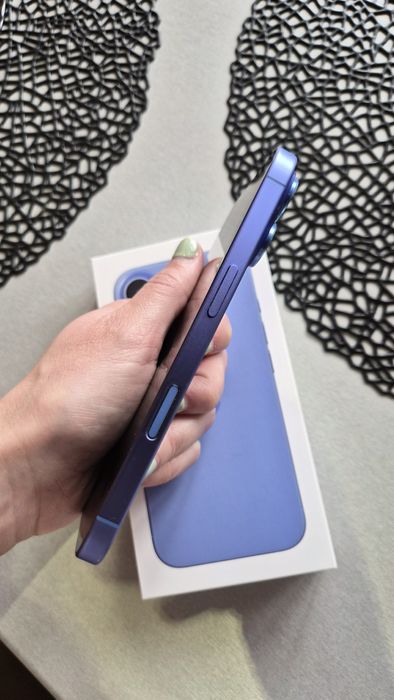 Iphone 16 с гаранция