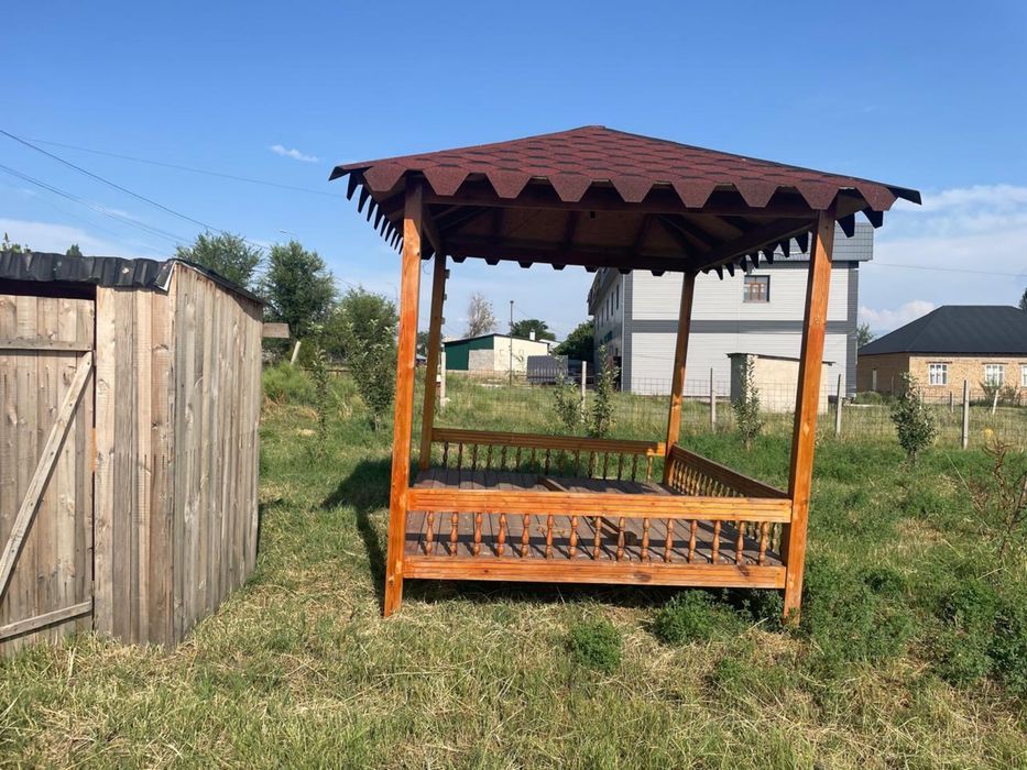 Беседка деревянная для дома и отдыха, вместе с туалетом 2 комплекта