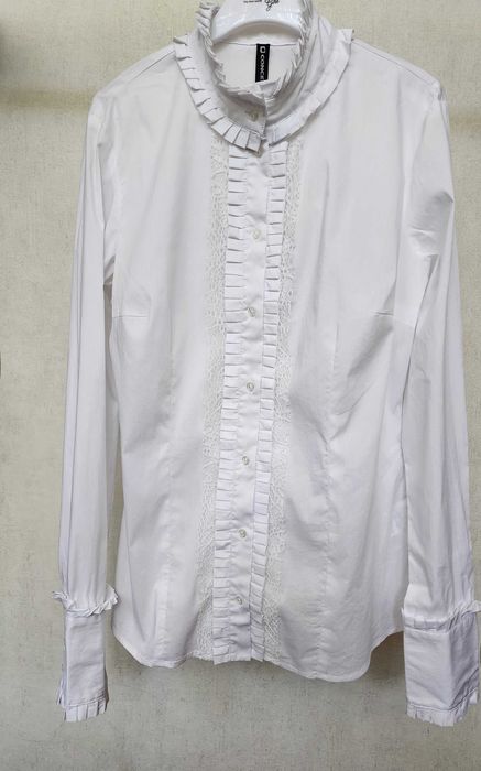 Рубашка женская белого цвета