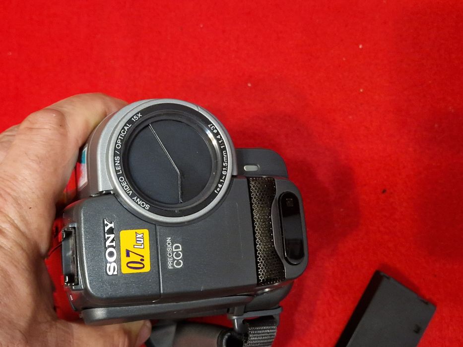 Camera video Sony cu accesorii și geanta de transport