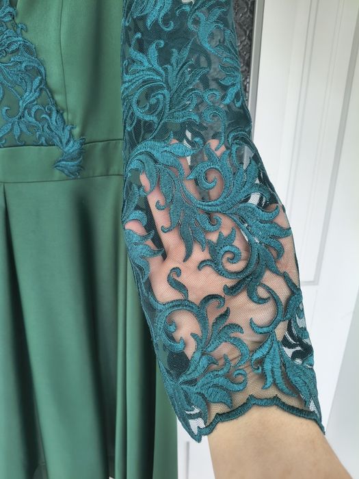 Rochie de ocazie , mărimea 50 . Bust 120 cm. Talie 106 pină la 110 cm.
