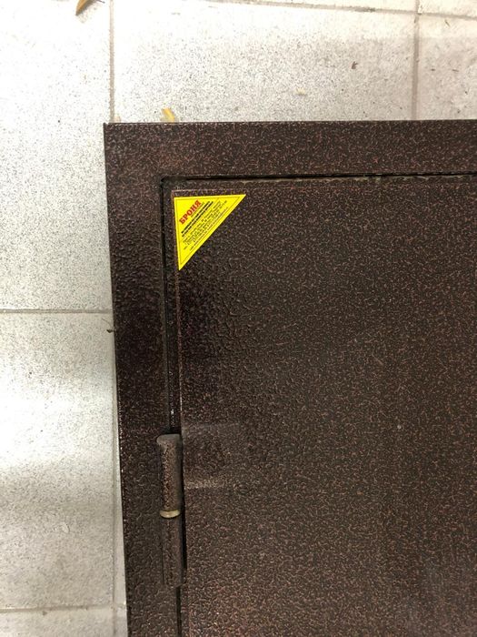 Продам дверь в отличном состоянии.