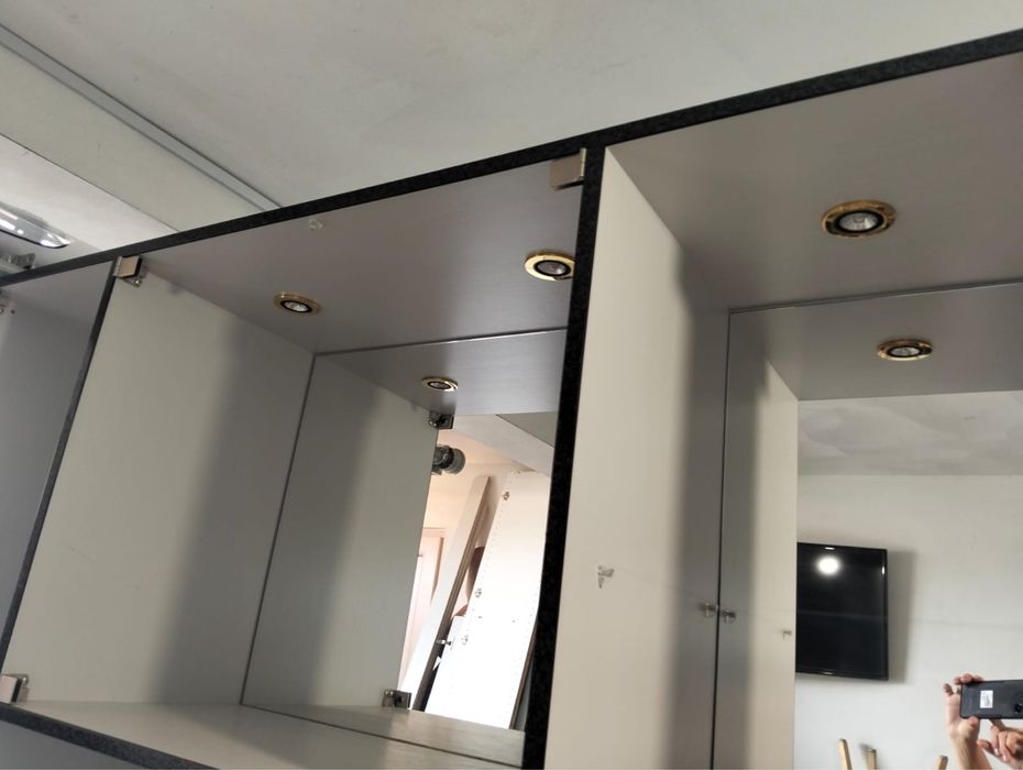 Set mobila living cu vitrine