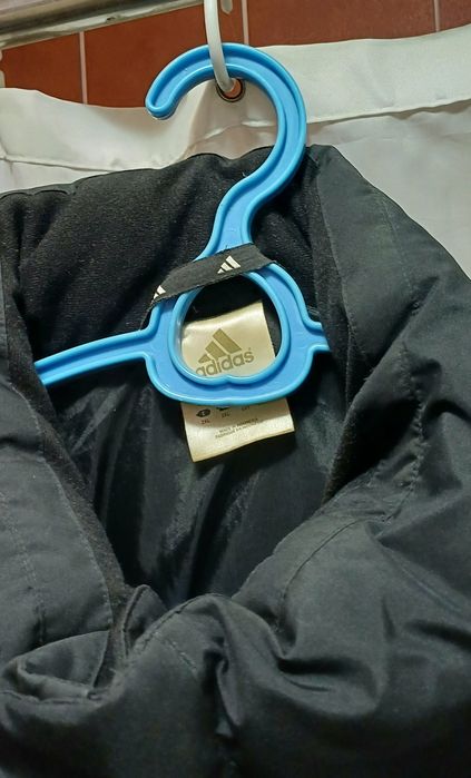 Продается  куртка  Адидас   бредовая