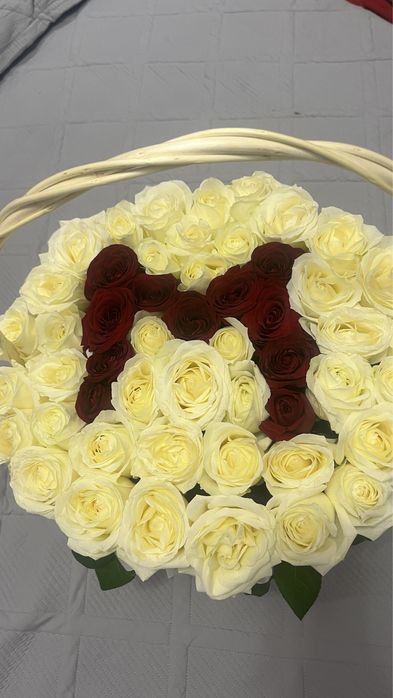 Продам цветы с буквой М! 51 шт