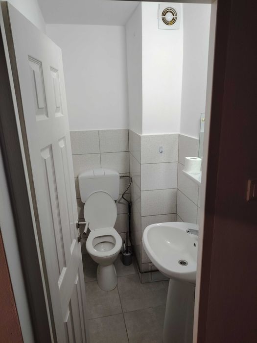 Ap 3 camere decomandat, 2 bai, 3 balcoane, et. 3 Lunca(Politie)