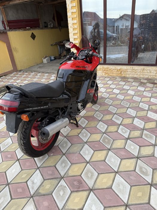 Vand Honda CBR 1000f